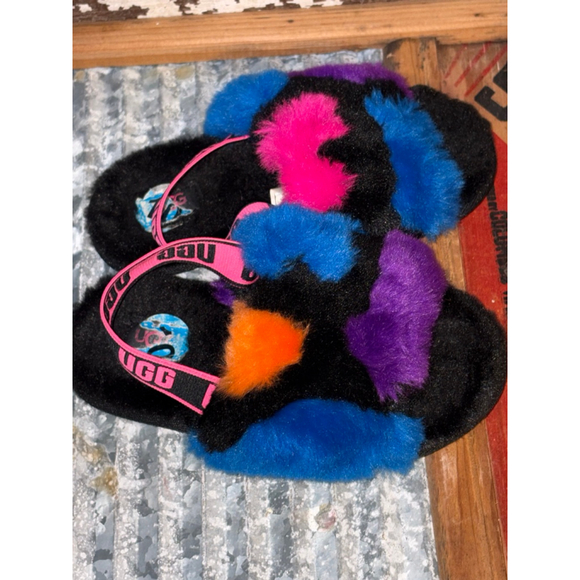 Girl's UGG Fluff Yeah Slippers Black Multi-Color - Picture 5 of 6